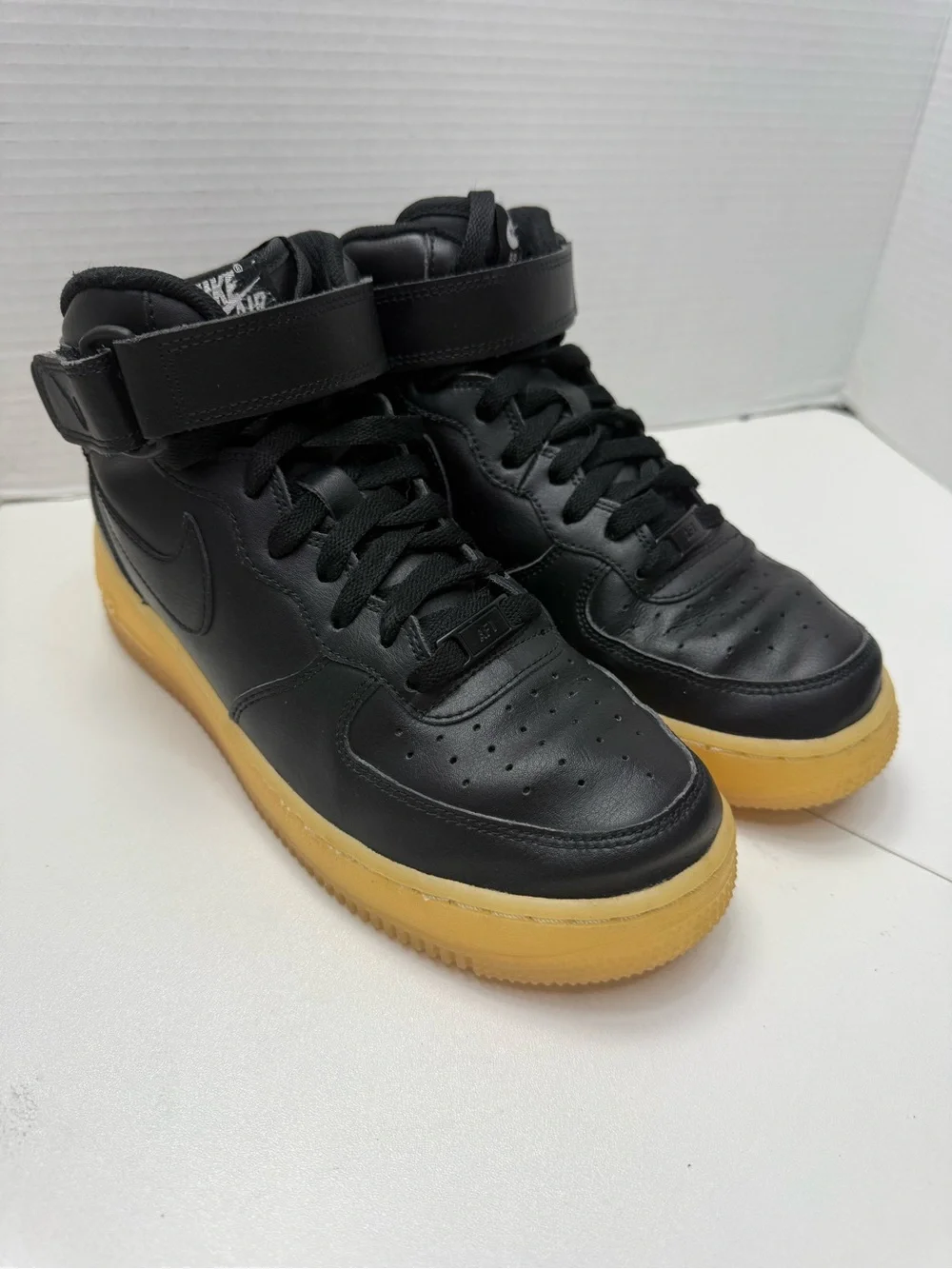 Nike Air Force 1 Black High-Top Sneakers size 8